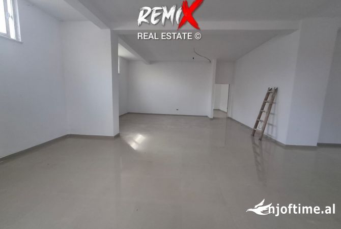 Ambient biznesi ne shitje 3+1 ne Durres - 260,000 Euro