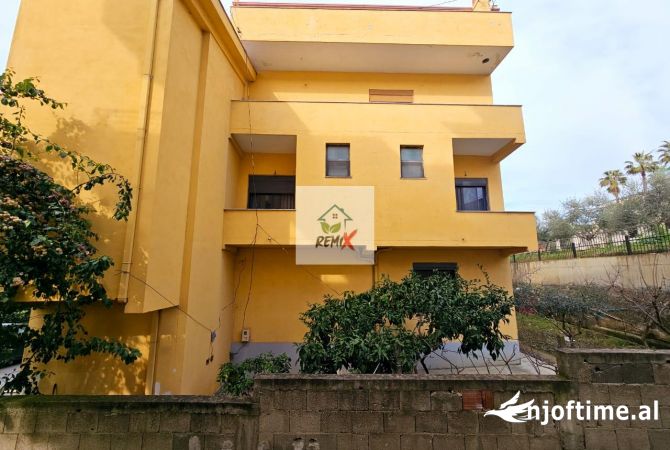 Shtepi ne shitje Shtepi Private ne Durres, 7+1, Mobilimi E mobiluar, Pagesa 400,000  Euro.