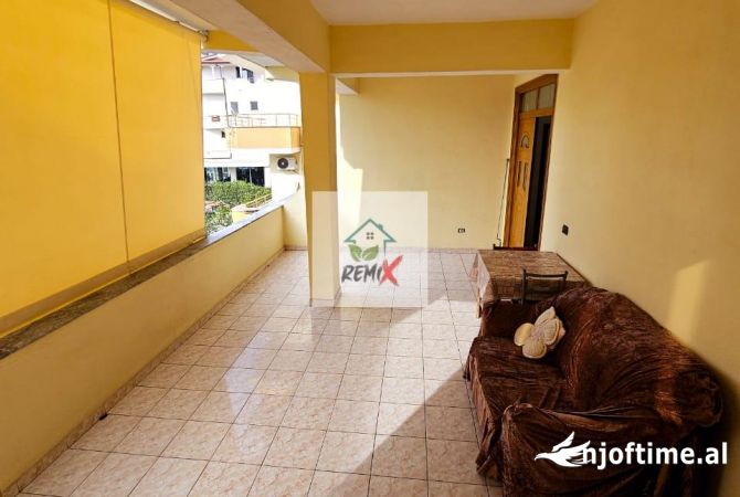 Shtepi ne shitje Shtepi Private ne Durres, 7+1, Mobilimi E mobiluar, Pagesa 400,000  Euro.