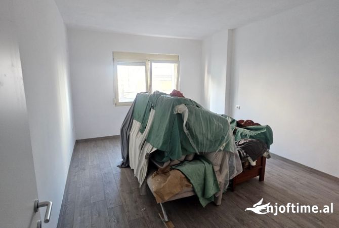 JEPET ME QERA APARTAMENT 2+1+2 PER BIZNES,  PRANE KAZAZIT 