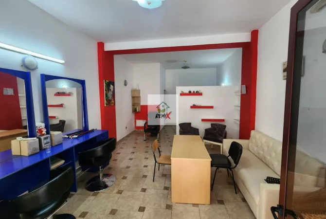 Ambient biznesi me qera 3+1 ne Durres - 300 Euro