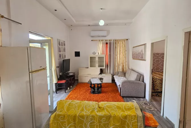 Shtepi me qera Shtepi Private ne Durres, 2+1, Mobilimi E mobiluar, Pagesa 300  Euro.