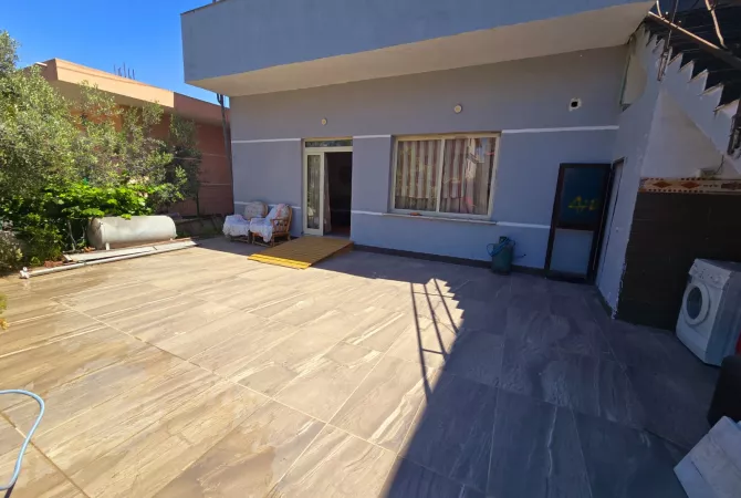 Shtepi me qera Shtepi Private ne Durres, 2+1, Mobilimi E mobiluar, Pagesa 300  Euro.