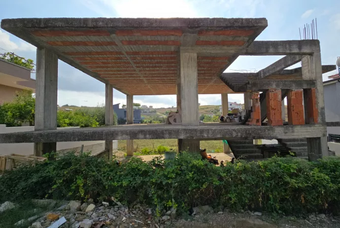 Shtepi ne shitje 4+1 ne Durres - 75,000 Euro