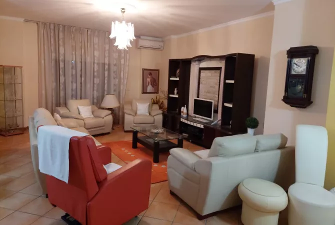 Shtepi me qera 2+1 ne Durres - 600 Euro