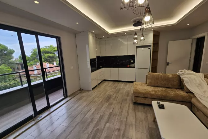 Shtepi me qera Apartament ne Durres, 2+1, Mobilimi E mobiluar, Pagesa 450  Euro.