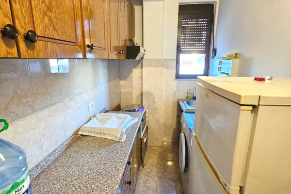 Shtepi ne shitje Apartament ne Durres, 1+1, Mobilimi E mobiluar, Pagesa 57,000  Euro.