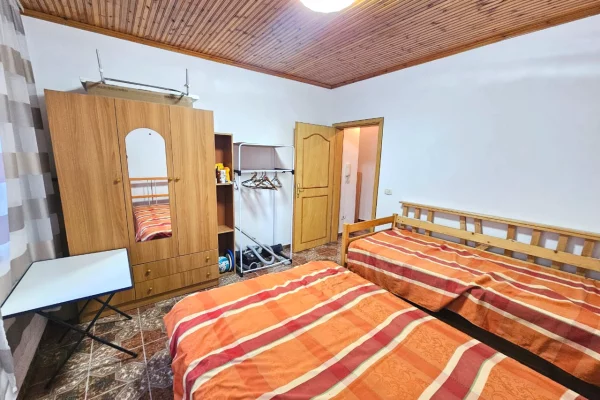 Shtepi ne shitje Apartament ne Durres, 1+1, Mobilimi E mobiluar, Pagesa 57,000  Euro.