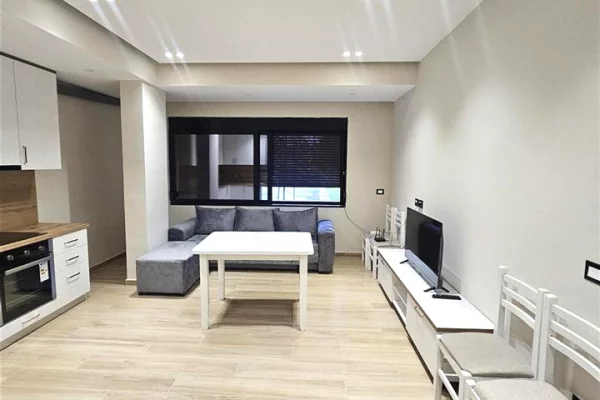 Shtepi me qera 1+1 ne Durres - 300 Euro