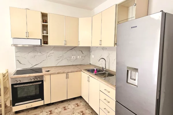 Shtepi me qera 2+1 ne Durres - 32,000 Leke