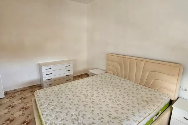 Shtepi me qera 2+1 ne Durres - 32,000 Leke