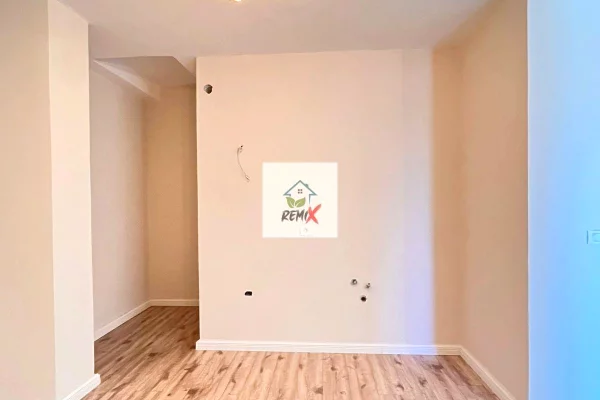 Shtepi ne shitje Apartament ne Durres, 1+1, Mobilimi Bosh, pa mobiluar, Pagesa 75,000  Euro.