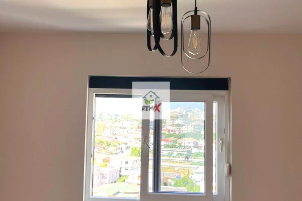 Shtepi ne shitje Apartament ne Durres, 1+1, Mobilimi Bosh, pa mobiluar, Pagesa 75,000  Euro.