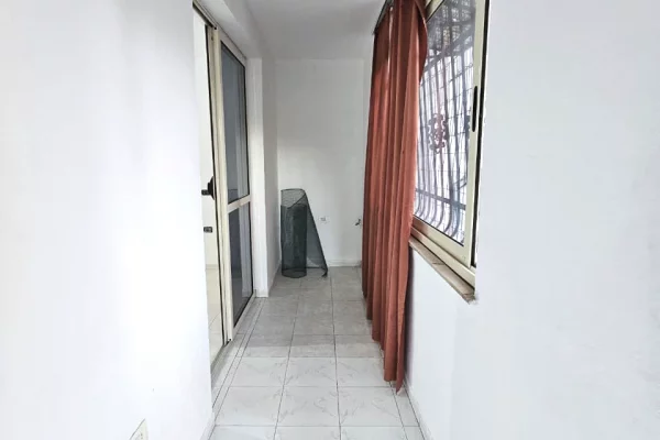 Ambiente Commerciale in Affitto 1+1 a Durazzo - 500 Euro