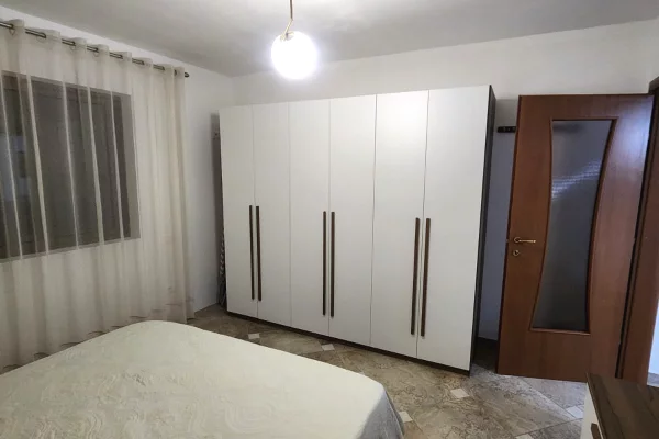 Shtepi me qera Apartament ne Durres, 2+1, Mobilimi E mobiluar, Pagesa 400  Euro.