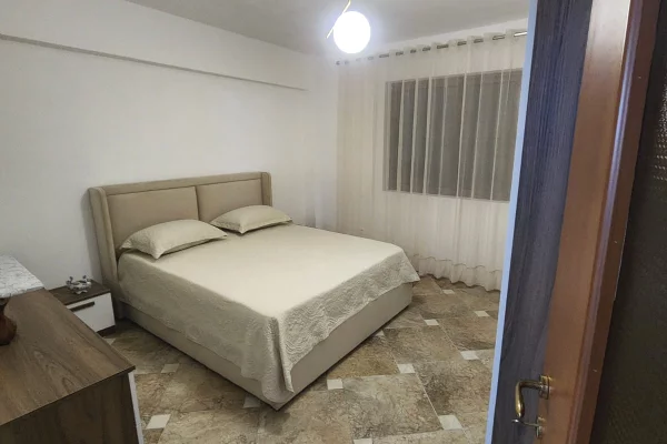 Shtepi me qera Apartament ne Durres, 2+1, Mobilimi E mobiluar, Pagesa 400  Euro.