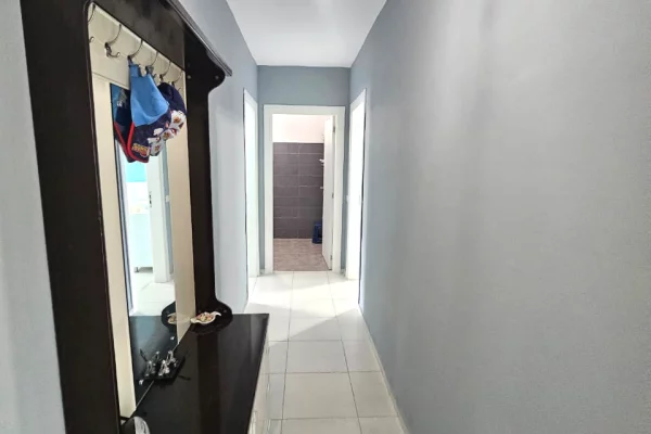 Shtepi me qera Apartament ne Durres, 3+1, Mobilimi E mobiluar, Pagesa 500  Euro.
