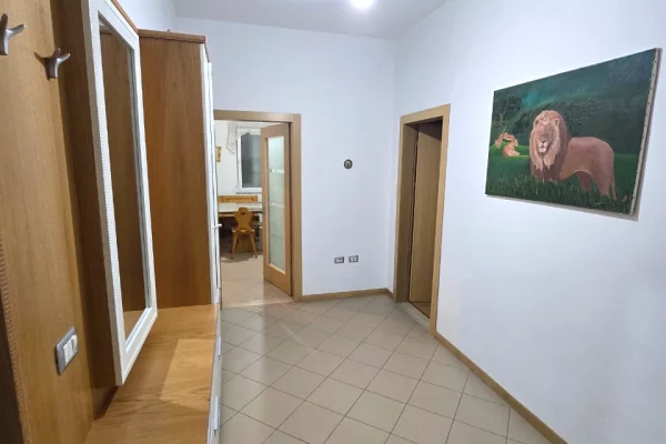 Shtepi me qera 2+1 ne Tirane - 50,000 Leke