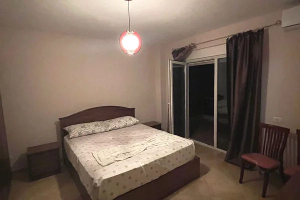 Shtepi me qera Apartament ne Tirane, 2+1, Mobilimi E mobiluar, Pagesa 80,000  Leke.