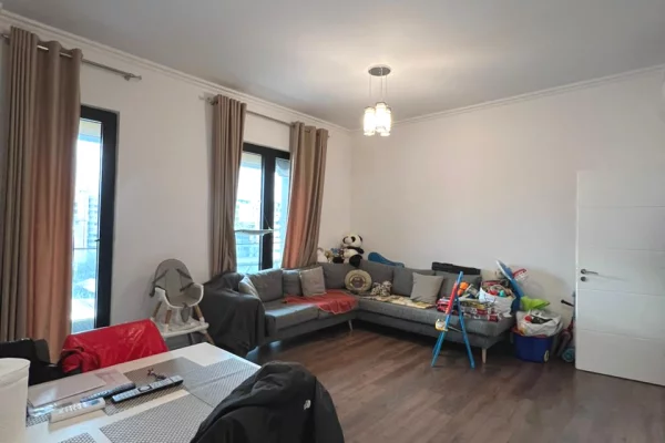 Shtepi ne shitje Apartament ne Tirane, 2+1, Mobilimi E mobiluar, Pagesa 320,000  Euro.