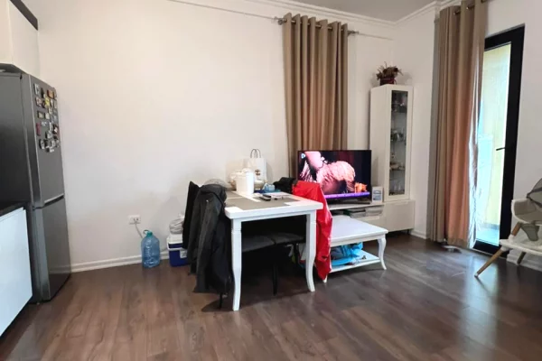 Shtepi ne shitje Apartament ne Tirane, 2+1, Mobilimi E mobiluar, Pagesa 320,000  Euro.