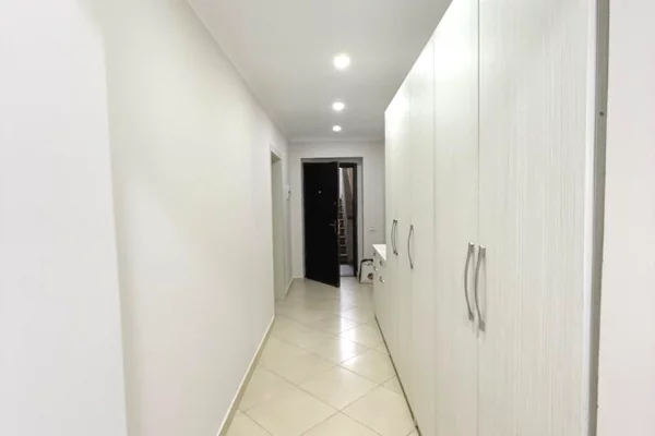 Shtepi me qera Apartament ne Tirane, 1+1, Mobilimi E mobiluar, Pagesa 600  Euro.