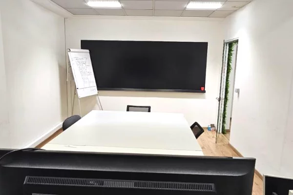 Ambient biznesi me qera 3+1 ne Tirane - 3,000 Euro