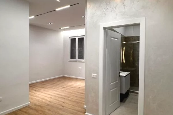 Appartamento in vendita a Tirana 1+1, Vuoto