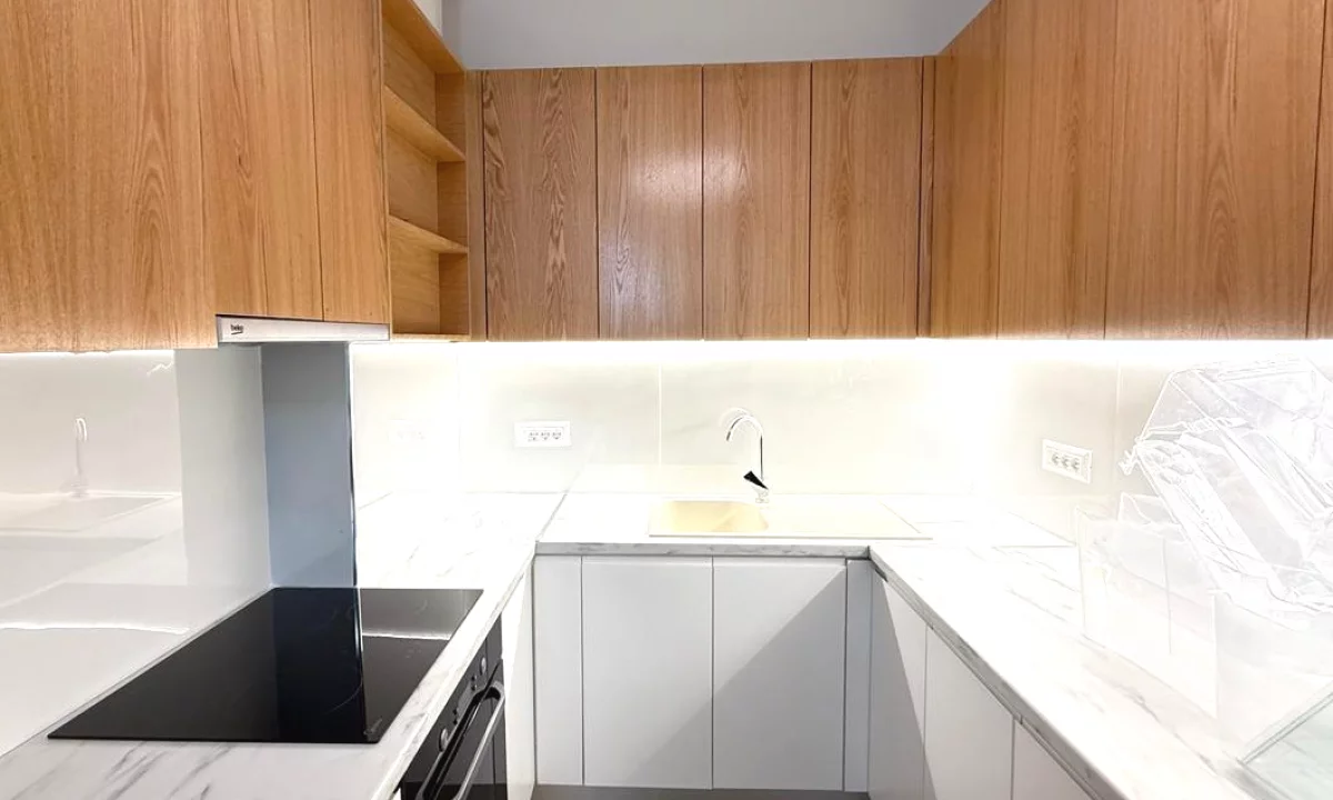 Appartamento in affitto a Tirana 2+1, SemiArredato