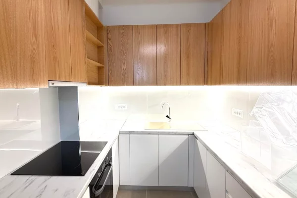 🌿 QERA – Apartament 2+1 me Verandë Super Komode