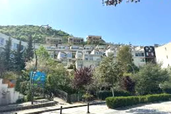 Shtepi ne shitje Apartament ne Tirane, 1+1, Mobilimi Pjeserisht e mobiluar, Pagesa 105,000  Euro.