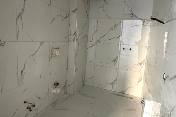 Shtepi ne shitje Apartament ne Tirane, 2+1, Mobilimi Pjeserisht e mobiluar, Pagesa 151,050  Euro.