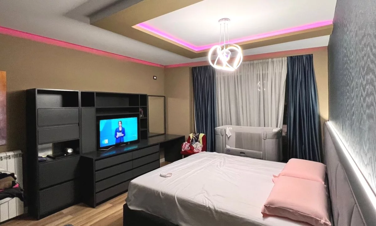 Appartamento in affitto a Tirana 2+1, Arredato