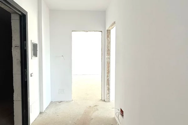 Appartamento in vendita a Tirana 2+1, Vuoto