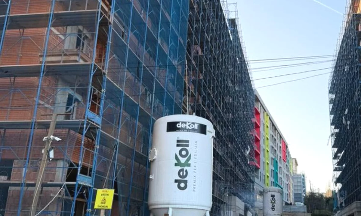 Shtepi ne shitje Apartament ne Tirane, 2+1, Mobilimi Pjeserisht e mobiluar, Pagesa 128,500  Euro.