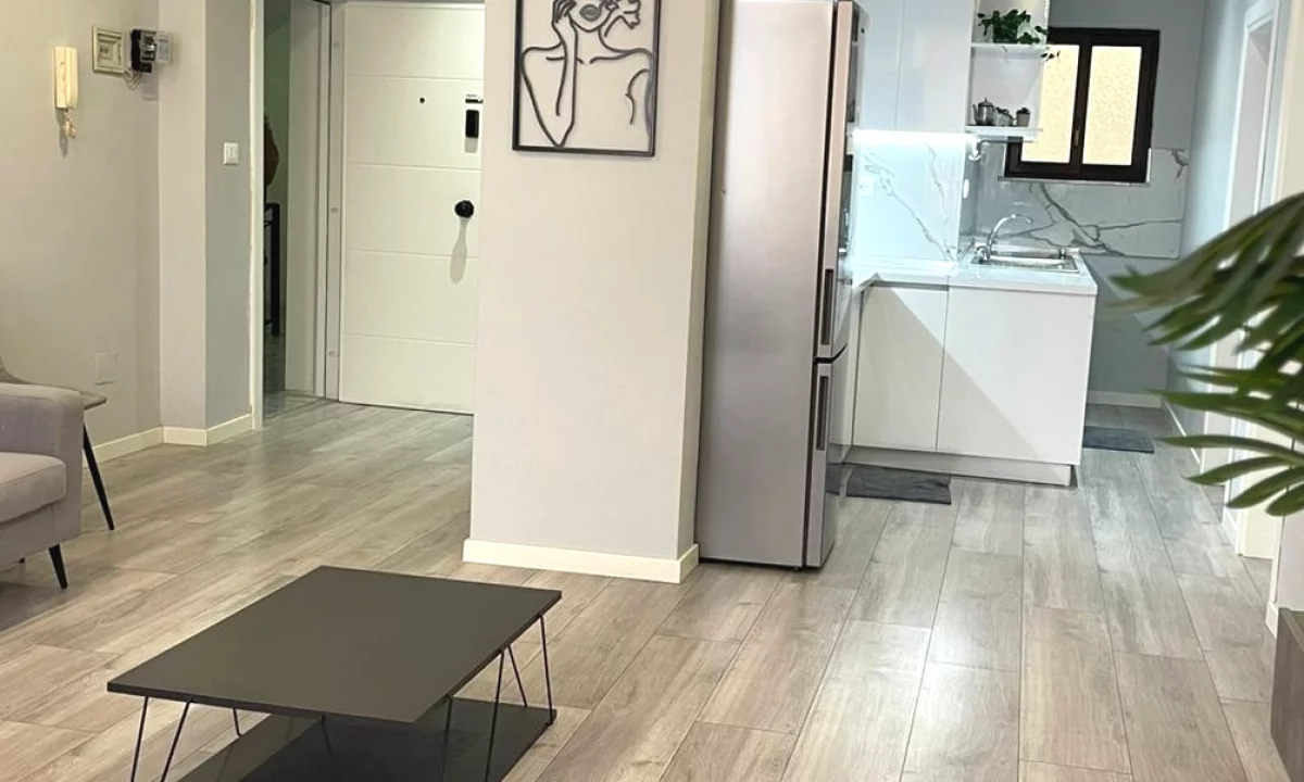 Shtepi ne shitje Apartament ne Tirane, 2+1, Mobilimi E mobiluar, Pagesa 269,000  Euro.