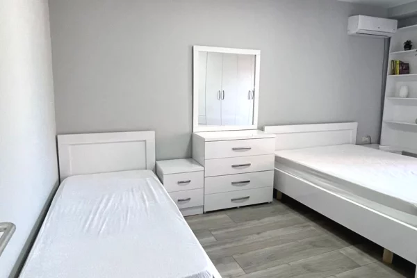 Shtepi ne shitje Apartament ne Tirane, 2+1, Mobilimi E mobiluar, Pagesa 269,000  Euro.