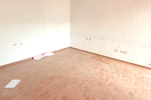 Shtepi ne shitje Apartament ne Tirane, 2+1, Mobilimi Bosh, pa mobiluar, Pagesa 250,000  Euro.