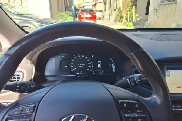 Cars for sale in Elbasan, Hyundai, 2017 Benzine,Kambio Automatik Payment 12,000  Euro.