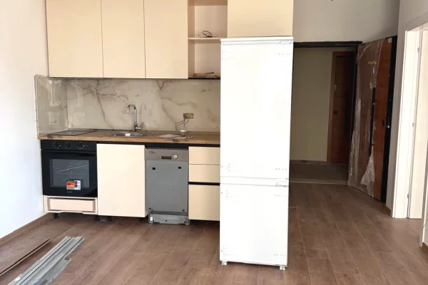 Shtepi me qera Apartament ne Tirane, 1+1, Mobilimi Pjeserisht e mobiluar, Pagesa 600  Euro.