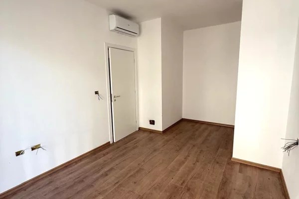 Shtepi me qera Apartament ne Tirane, 1+1, Mobilimi Pjeserisht e mobiluar, Pagesa 600  Euro.