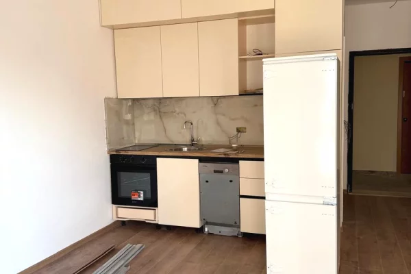 Shtepi me qera Apartament ne Tirane, 1+1, Mobilimi Pjeserisht e mobiluar, Pagesa 600  Euro.