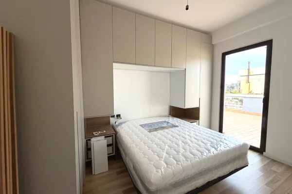 Shtepi ne shitje Papafingo(kati i catise) ne Vlore, 2+1, Mobilimi E mobiluar, Pagesa 200,000  Euro.