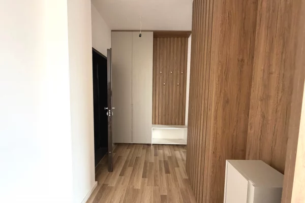 Shtepi ne shitje Papafingo(kati i catise) ne Vlore, 2+1, Mobilimi E mobiluar, Pagesa 200,000  Euro.