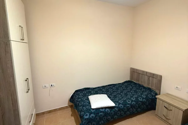 Shtepi me qera Apartament ne Tirane, 2+1, Mobilimi E mobiluar, Pagesa 500  Euro.