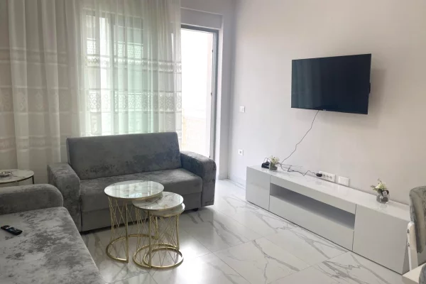 Shtepi me qera Apartament ne Tirane, 2+1, Mobilimi E mobiluar, Pagesa 75,000  Leke.