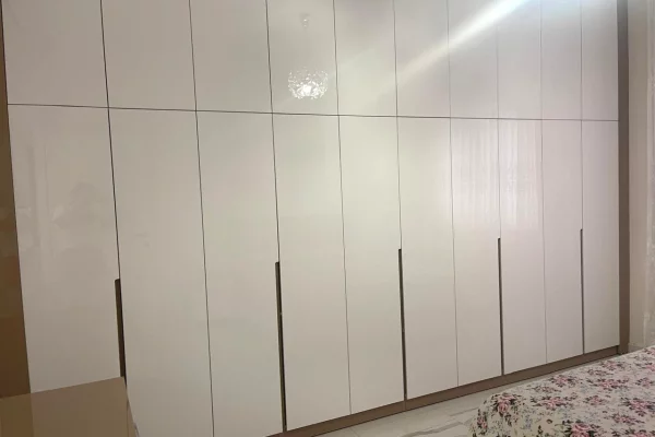 Shtepi me qera Apartament ne Tirane, 2+1, Mobilimi E mobiluar, Pagesa 75,000  Leke.