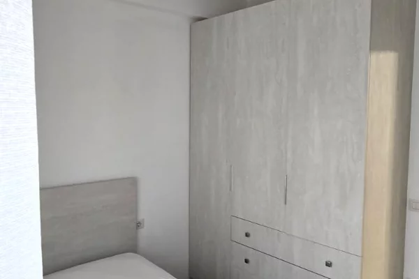 Shtepi me qera Apartament ne Tirane, 2+1, Mobilimi E mobiluar, Pagesa 630  Euro.