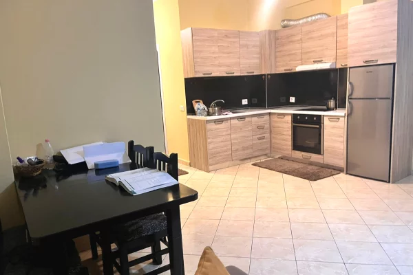 Shtepi me qera 1+1 ne Tirane - 35,000 Leke