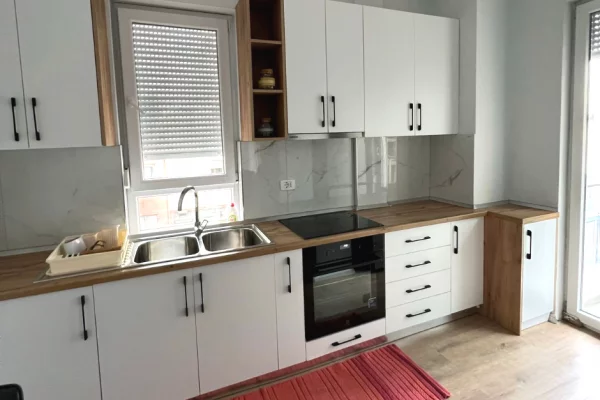 Shtepi me qera Apartament ne Tirane, 2+1, Mobilimi E mobiluar, Pagesa 750  Euro.